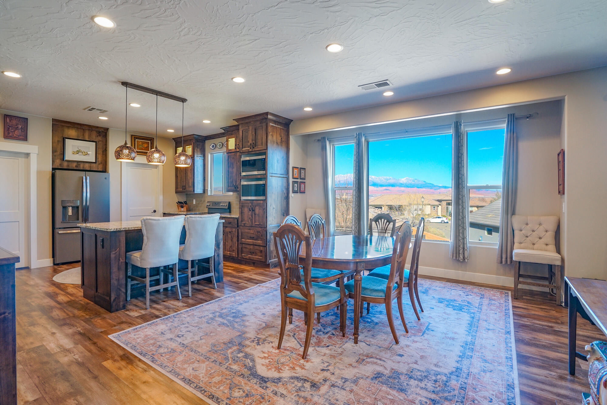 CORNERSTONE - Residential