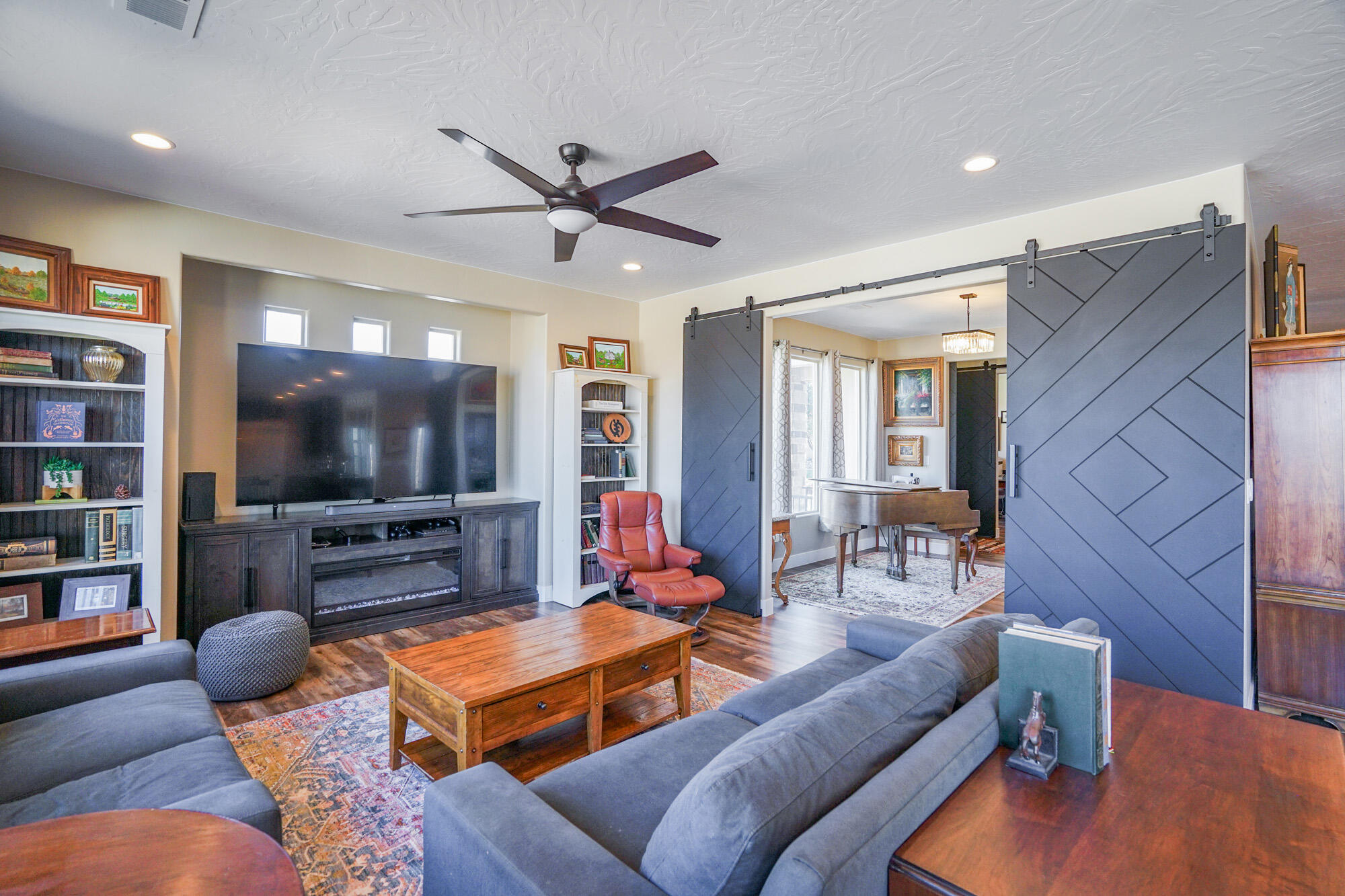 CORNERSTONE - Residential