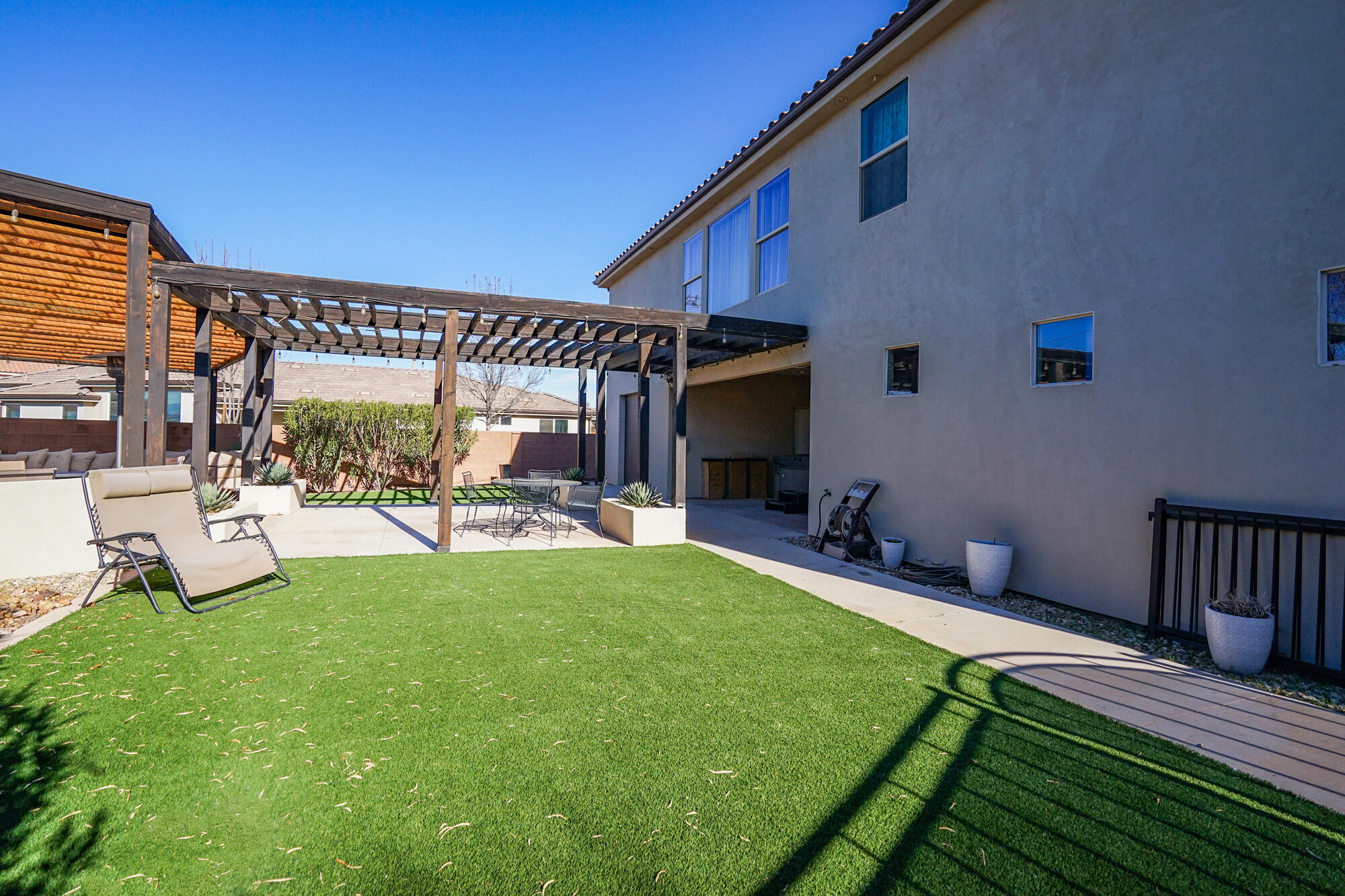 CORNERSTONE - Residential