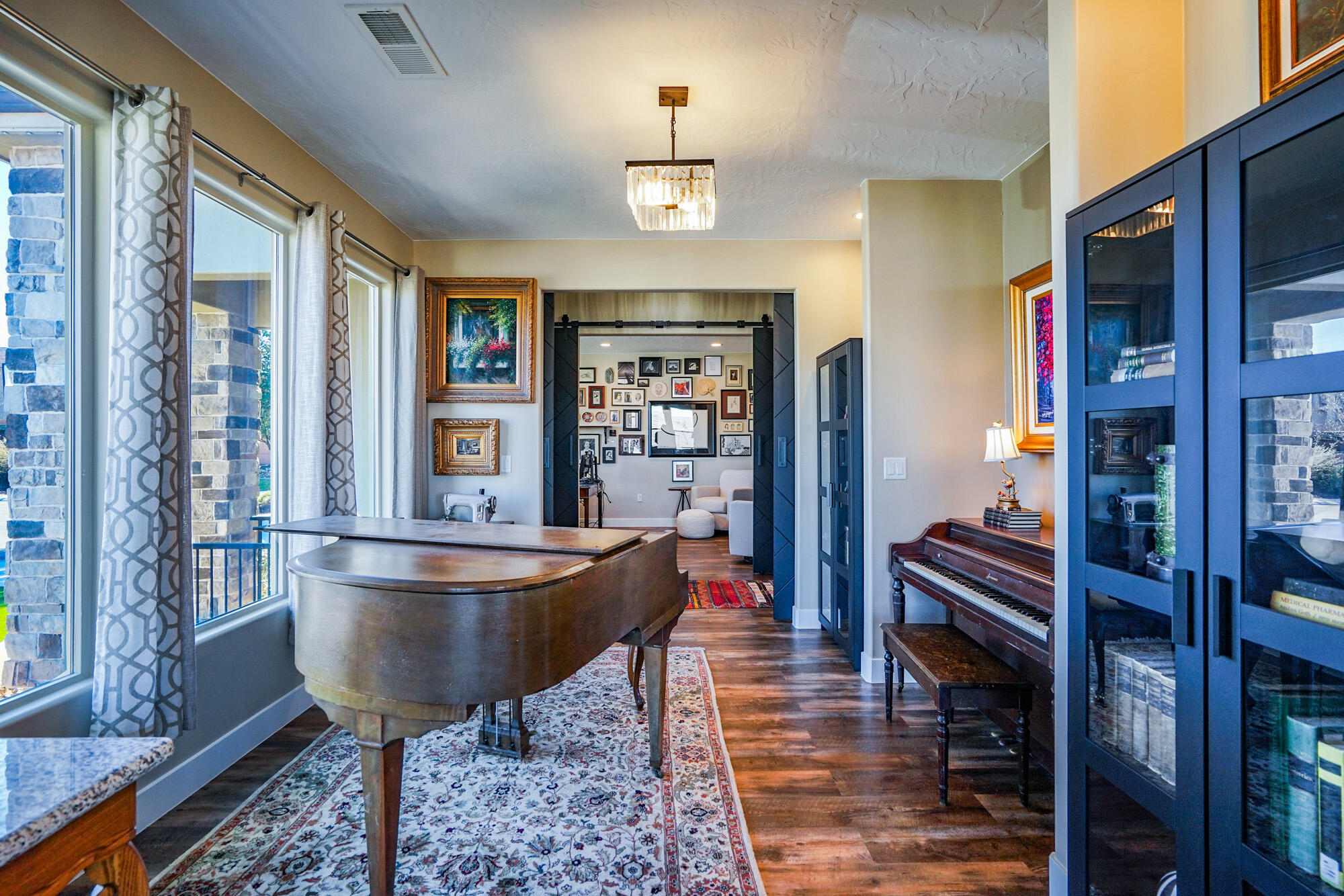 CORNERSTONE - Residential