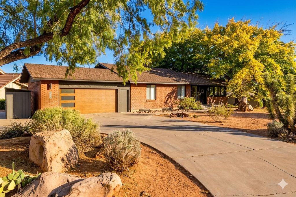 Photo of 3009 JACOB HAMBLIN DR, Saint George, UT 84790 (MLS # 26-273679)