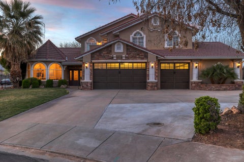 Tiny photo for 2497 River CIR, Santa Clara, UT 84765 (MLS # 26-276849)