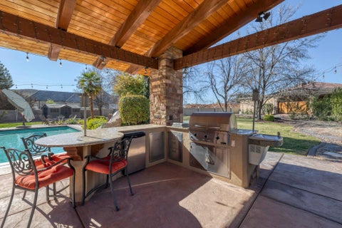 Tiny photo for 2497 River CIR, Santa Clara, UT 84765 (MLS # 26-276849)