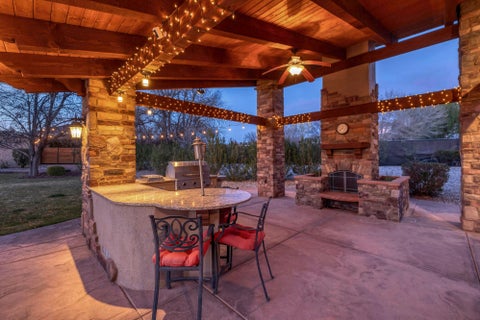 Tiny photo for 2497 River CIR, Santa Clara, UT 84765 (MLS # 26-276849)