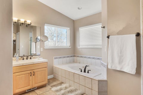 Tiny photo for 2497 River CIR, Santa Clara, UT 84765 (MLS # 26-276849)