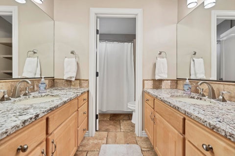 Tiny photo for 2497 River CIR, Santa Clara, UT 84765 (MLS # 26-276849)