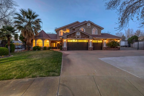Tiny photo for 2497 River CIR, Santa Clara, UT 84765 (MLS # 26-276849)