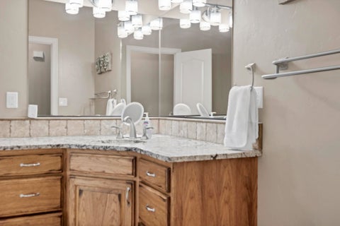 Tiny photo for 2497 River CIR, Santa Clara, UT 84765 (MLS # 26-276849)