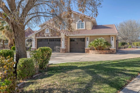 Tiny photo for 2497 River CIR, Santa Clara, UT 84765 (MLS # 26-276849)