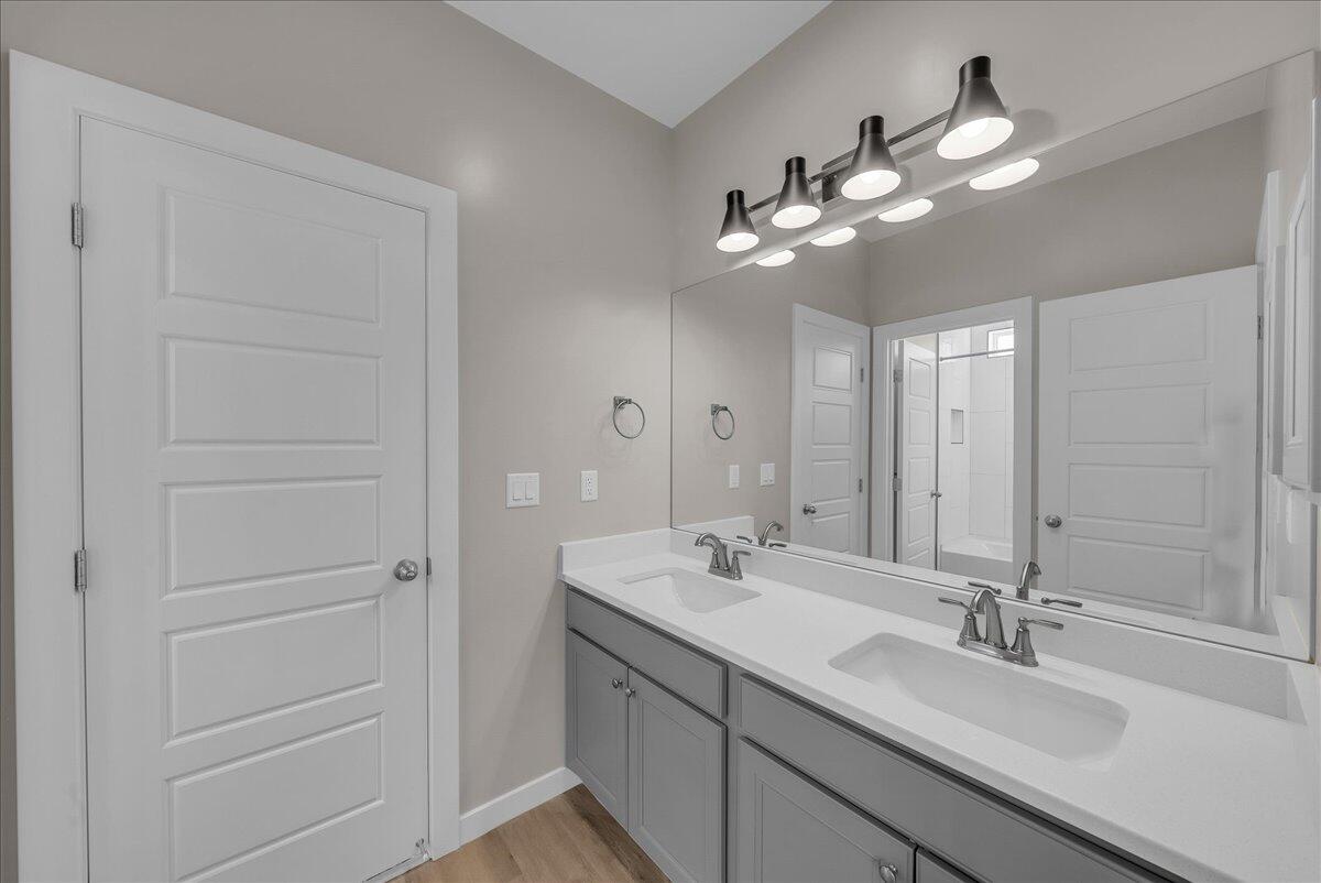 AUBURN HILLS - Residential