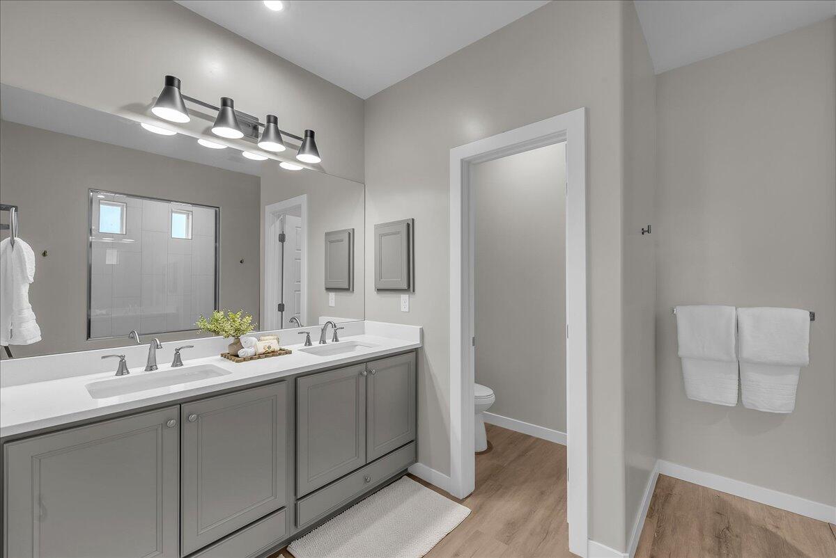 AUBURN HILLS - Residential