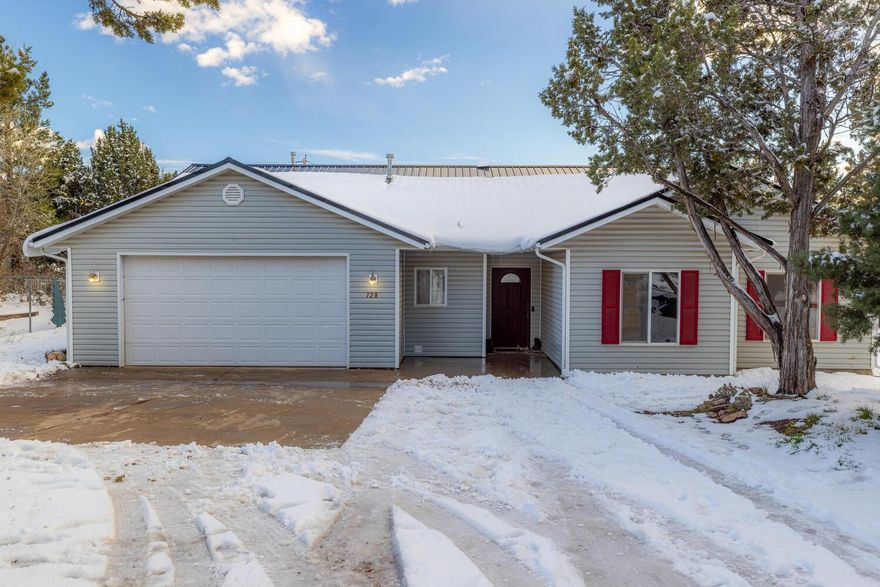 Enjoy peaceful Central Utah living on .39 acres with wide-open skies and scenic mountain views. This property offers room to breathe, space to grow, and endless outdoor adventure right outside your door. Fully paid-off solar panels provide energy efficiency and savings. SELLER REQUESTS A 24 HOUR NOTICE FOR SHOWINGS!