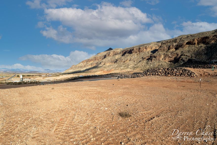 Large lot located in the newly developed Hurricane subdivision of Rock View Estates. Mountain & Valley views, No HOA. 
Buyer bring your own builder!