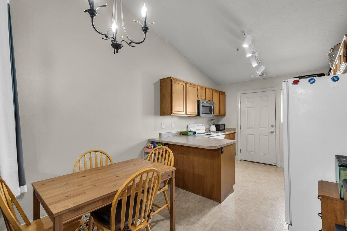 LA VENITA CONDOS - Residential