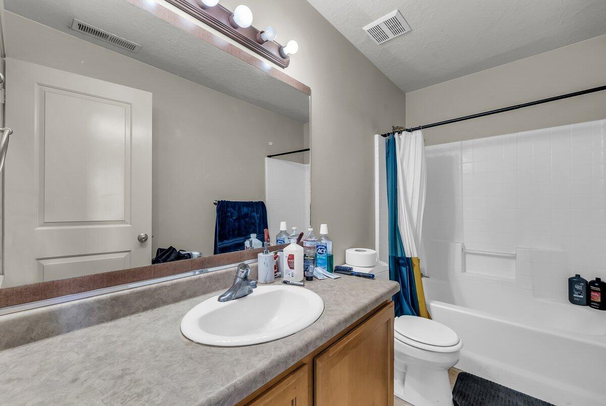 LA VENITA CONDOS - Residential