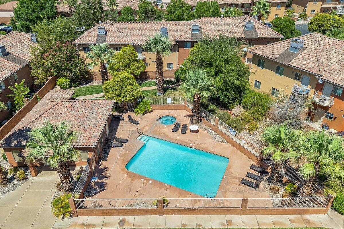 LA VENITA CONDOS - Residential