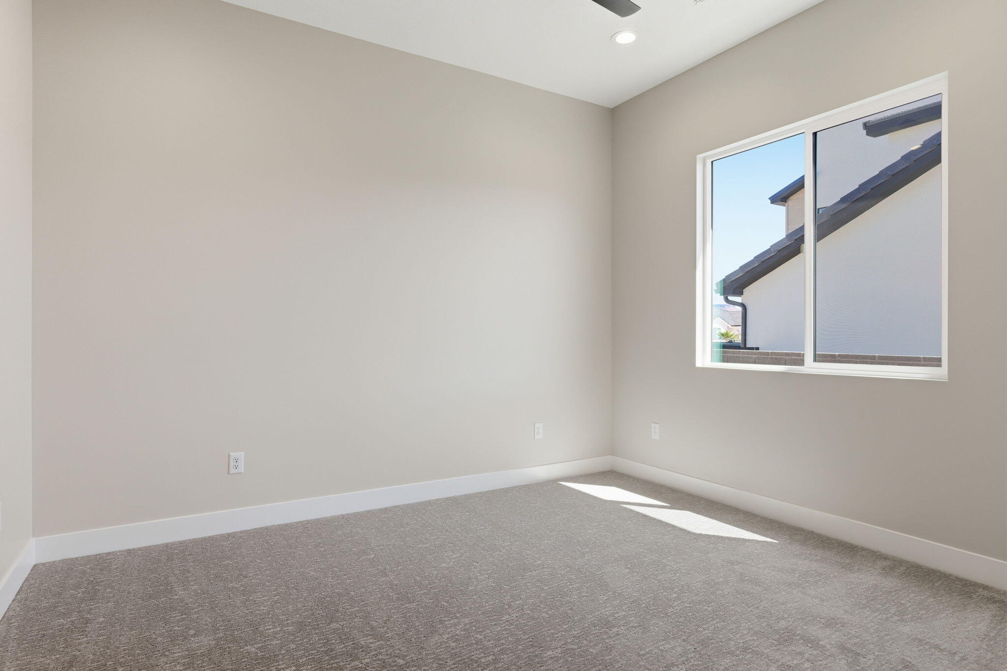 SCENIC POINTE - Residential