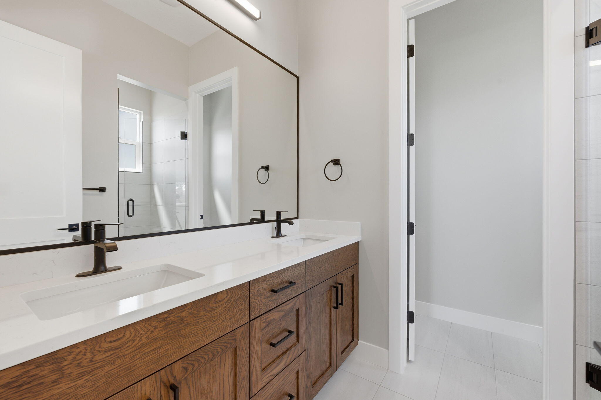 SCENIC POINTE - Residential