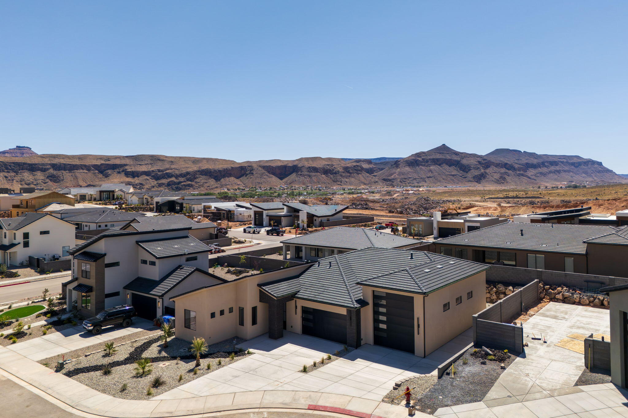 SCENIC POINTE - Residential