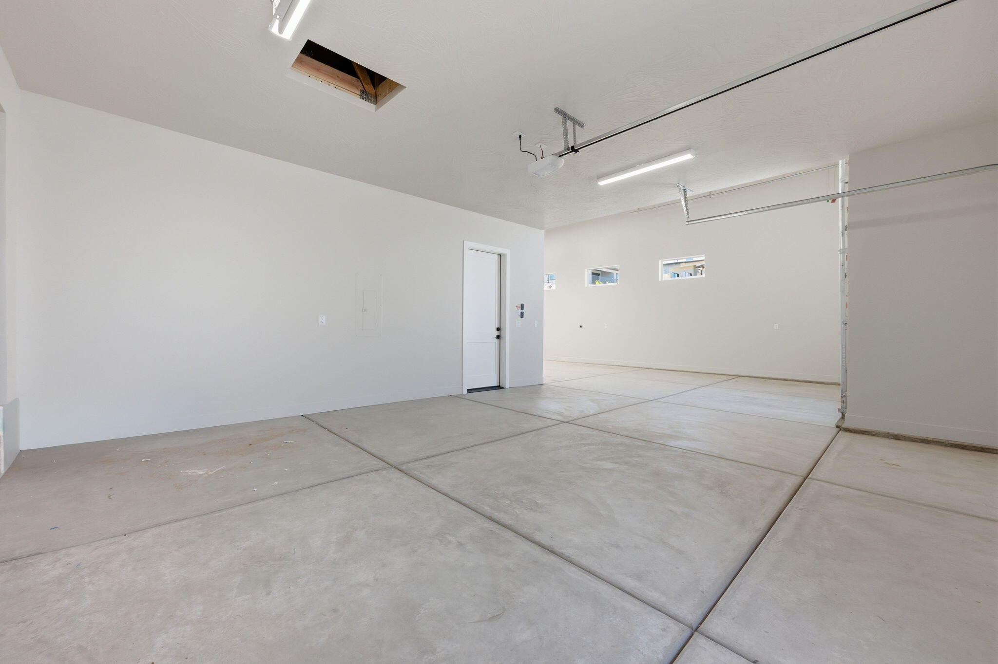 SCENIC POINTE - Residential