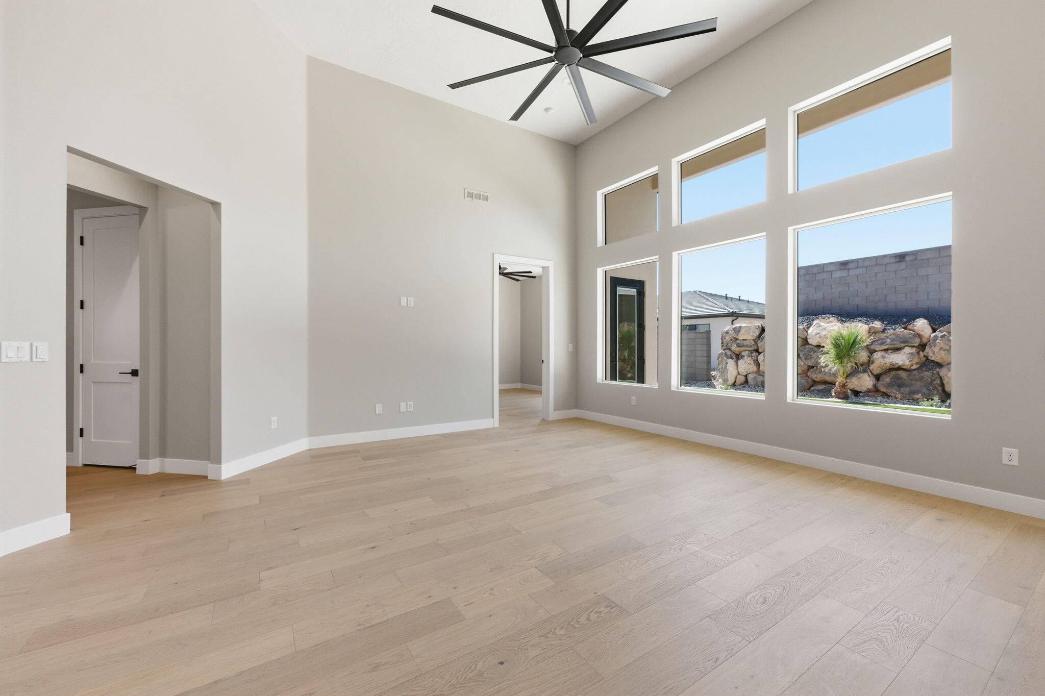 SCENIC POINTE - Residential