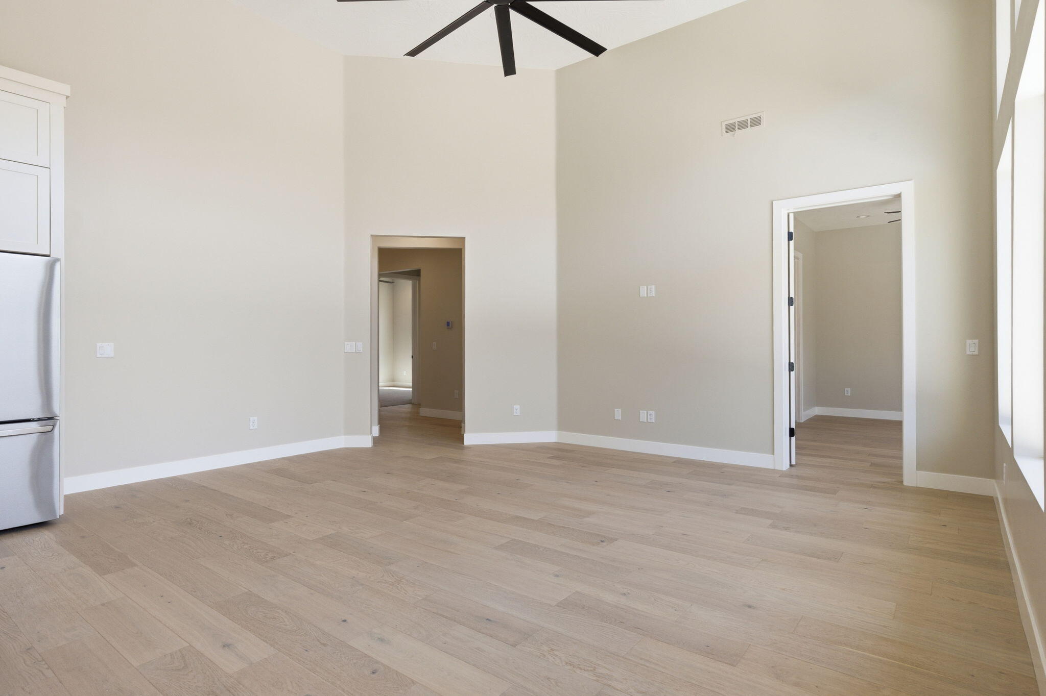 SCENIC POINTE - Residential