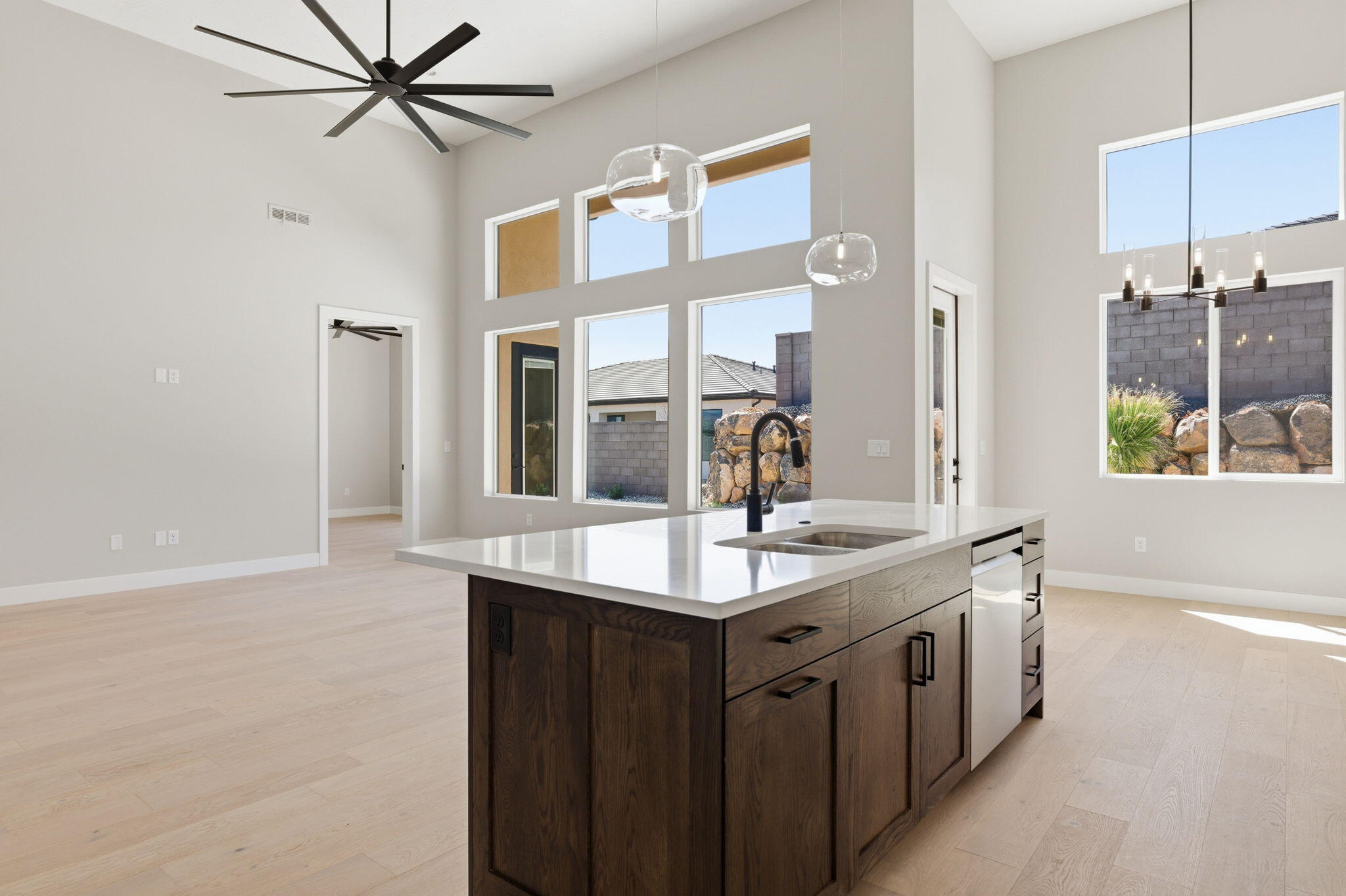 SCENIC POINTE - Residential