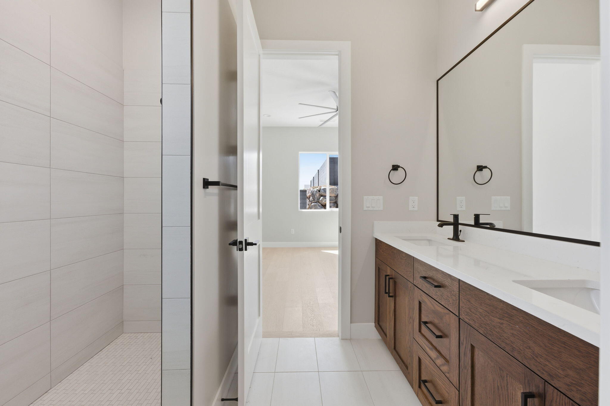 SCENIC POINTE - Residential