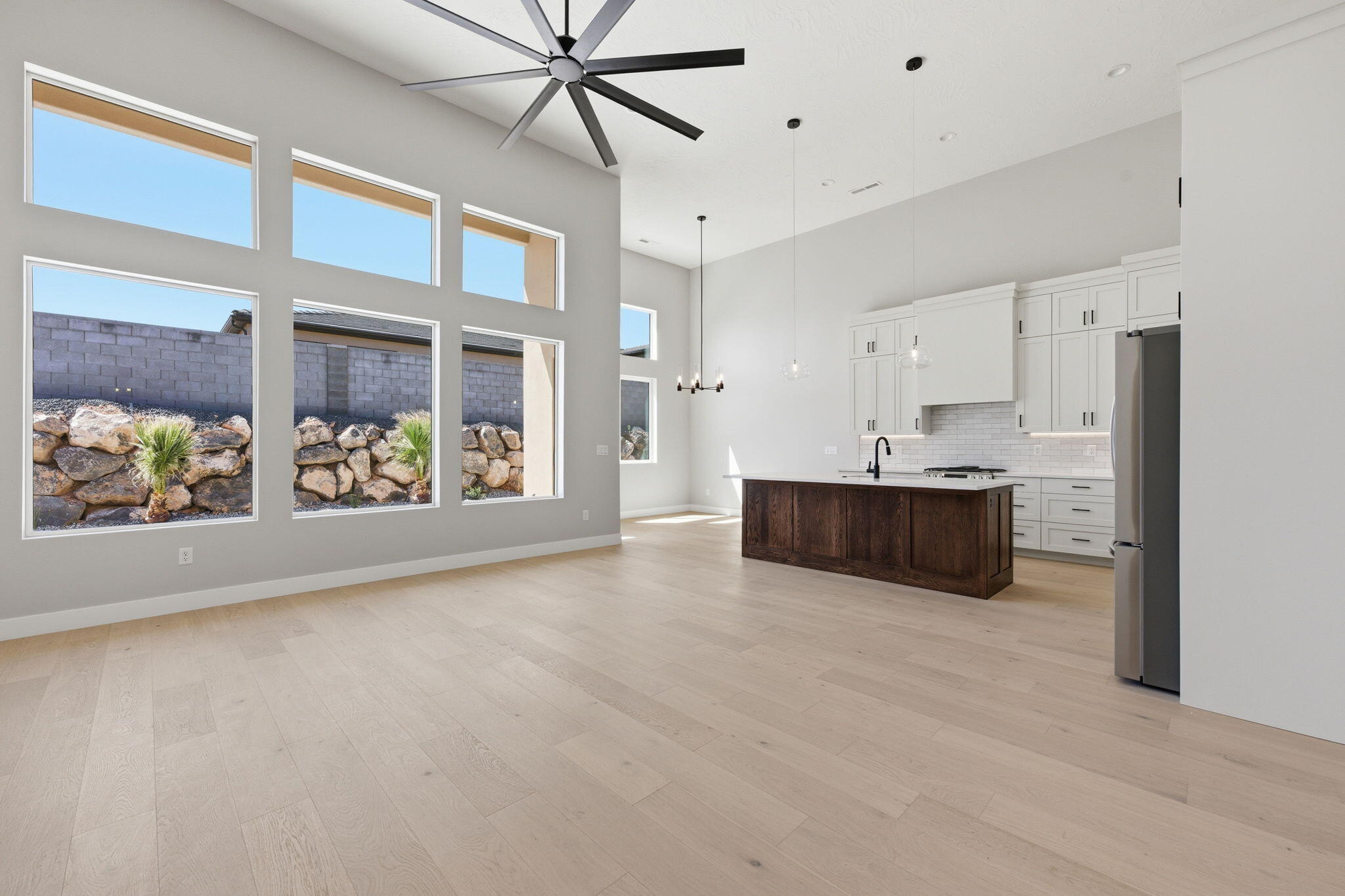 SCENIC POINTE - Residential