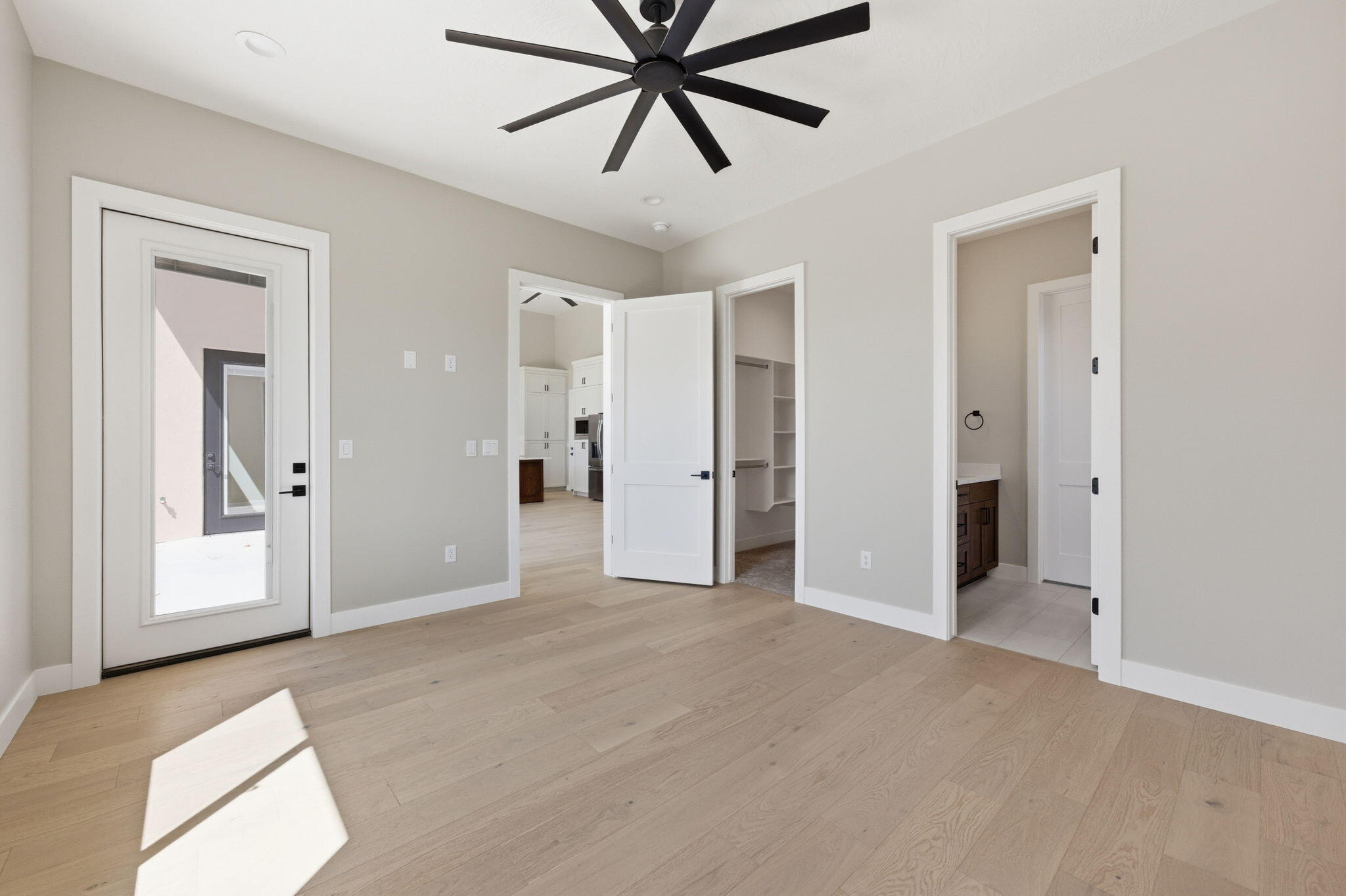 SCENIC POINTE - Residential