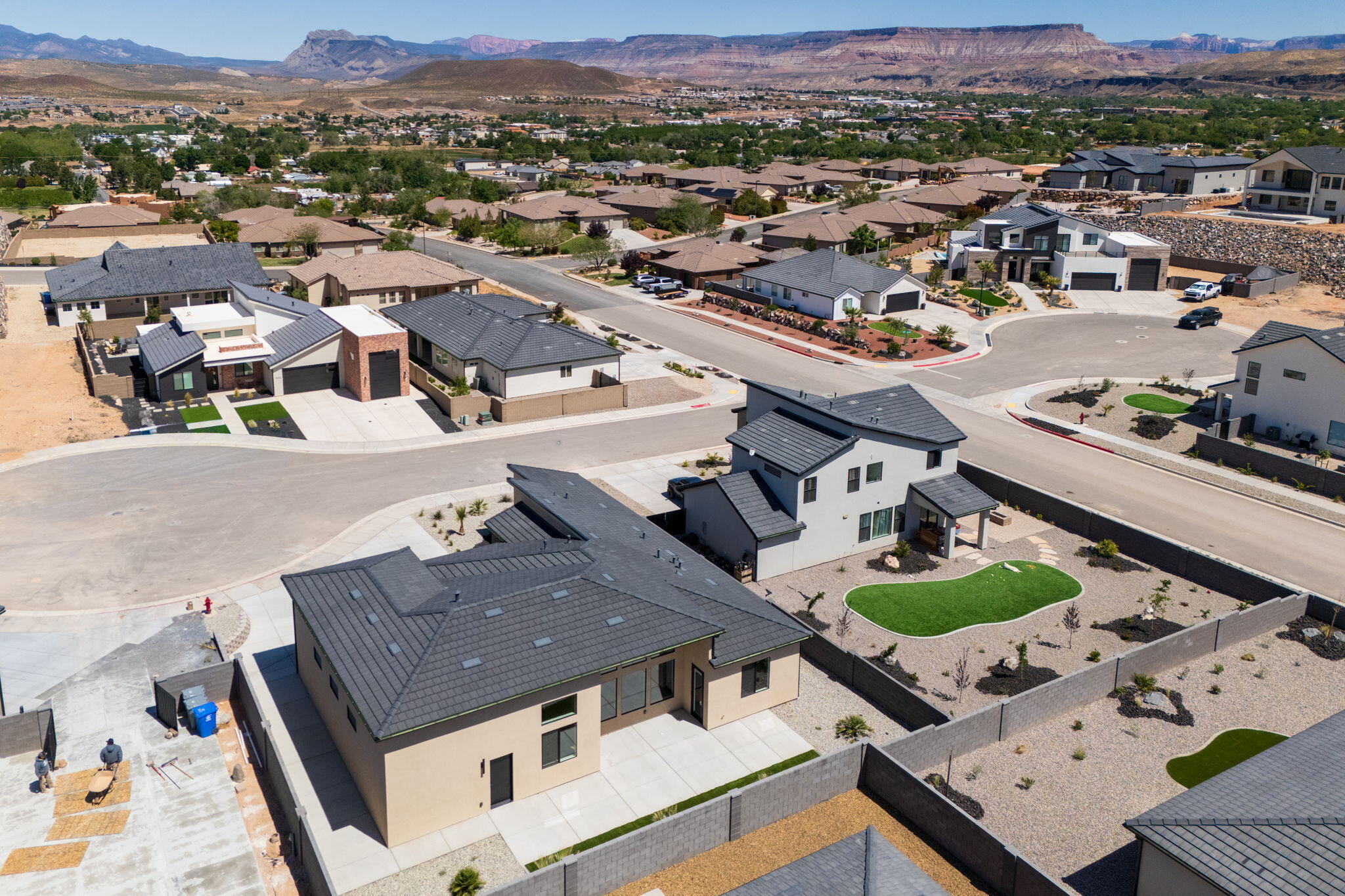 SCENIC POINTE - Residential