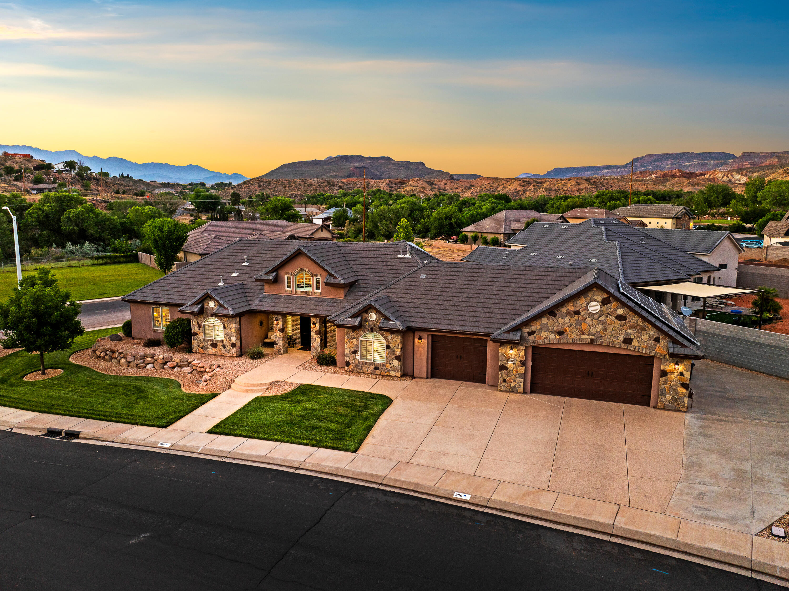 CHATEAUS AT RIVERWOOD ESTATES - Residential