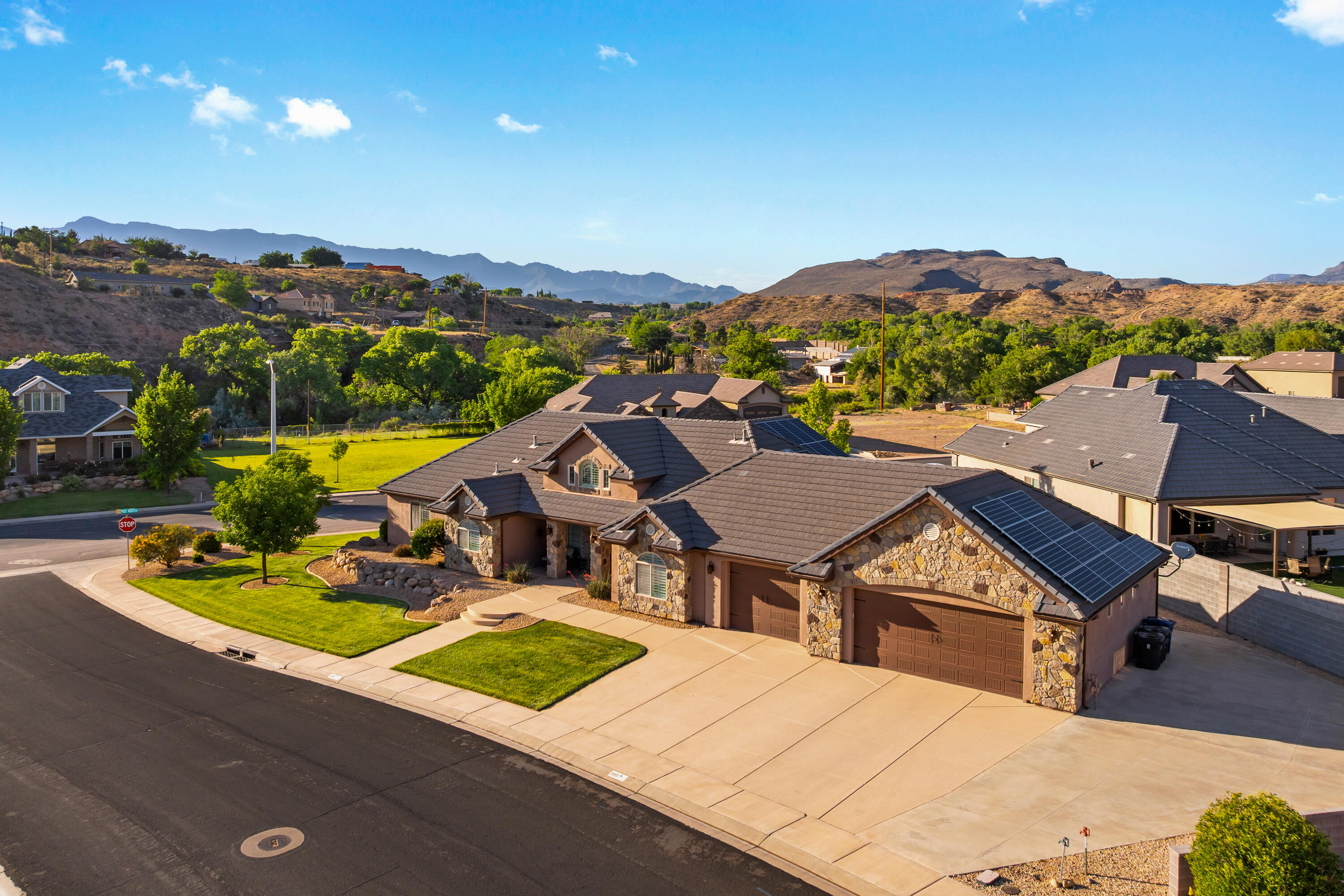 CHATEAUS AT RIVERWOOD ESTATES - Residential