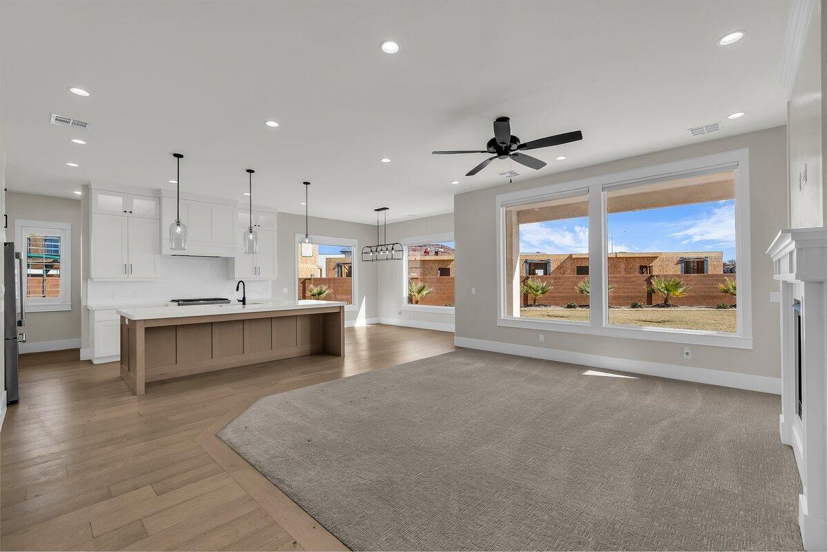 CRIMSON FIELDS - Residential