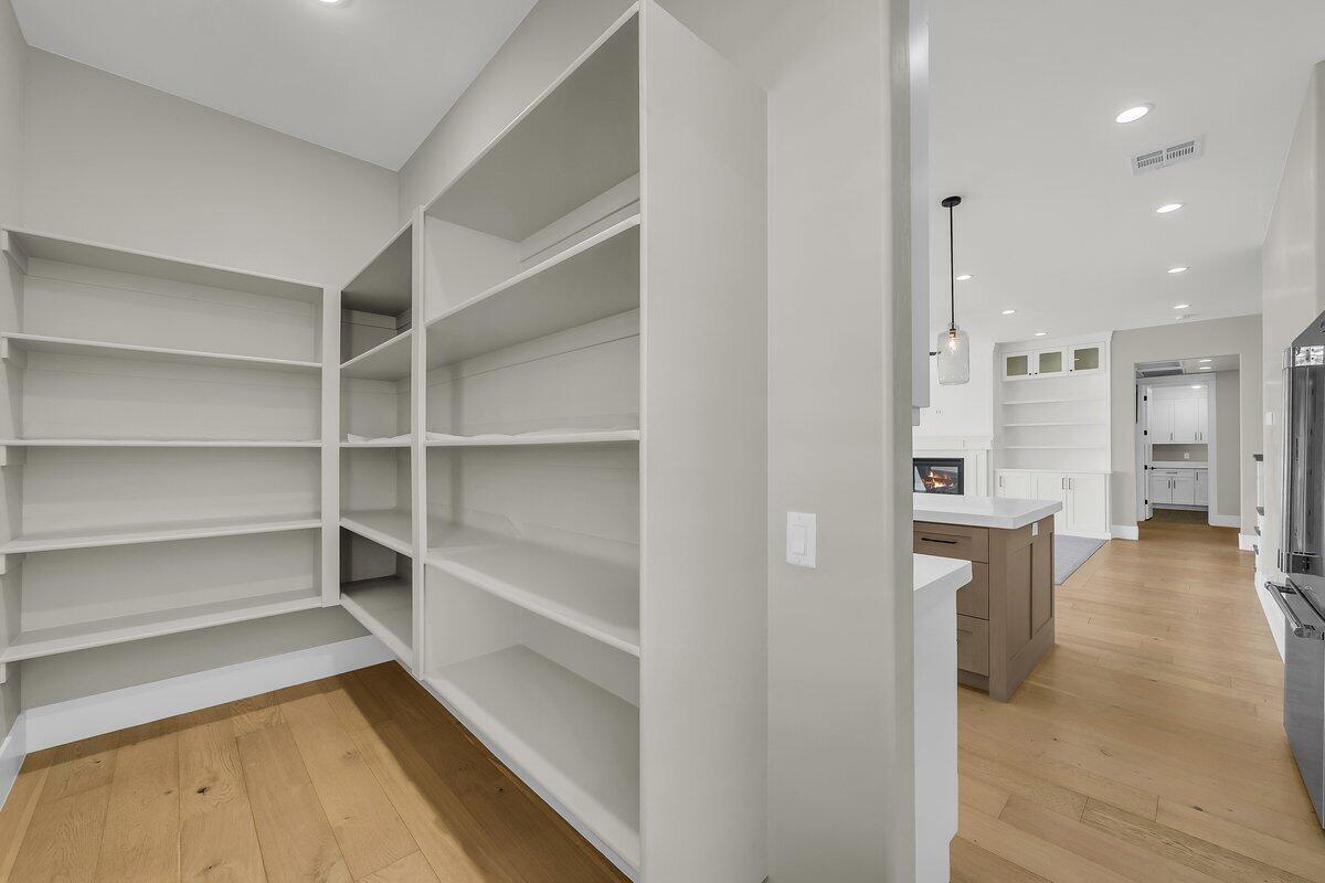 CRIMSON FIELDS - Residential