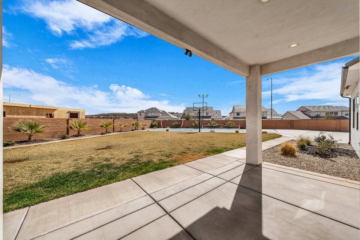 CRIMSON FIELDS - Residential