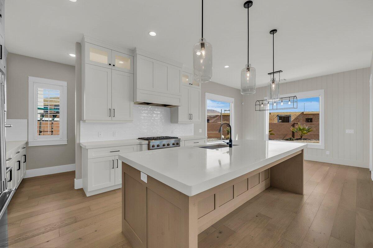 CRIMSON FIELDS - Residential