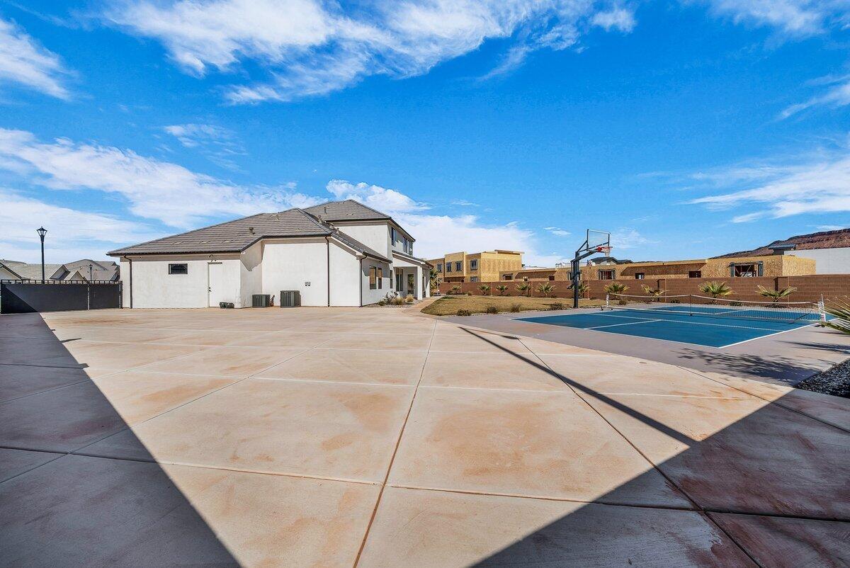 CRIMSON FIELDS - Residential