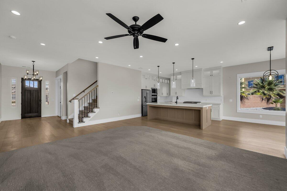 CRIMSON FIELDS - Residential