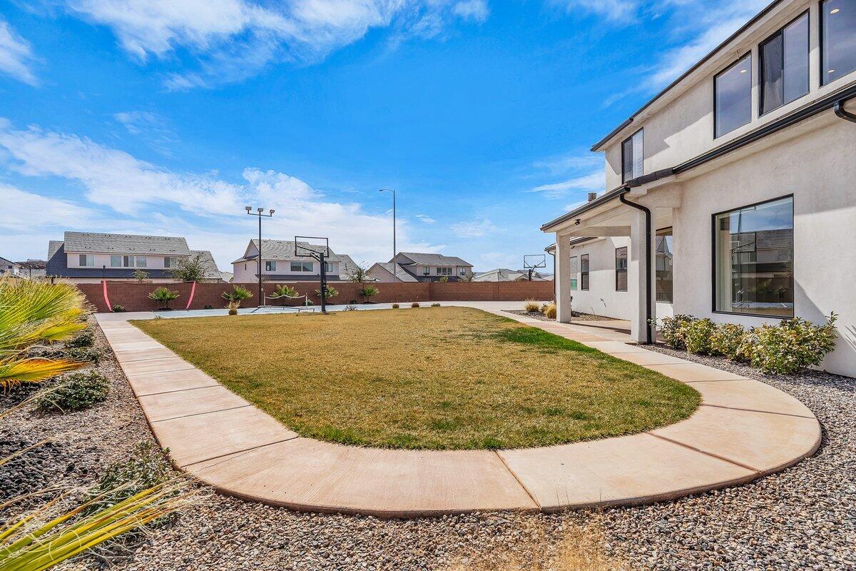 CRIMSON FIELDS - Residential