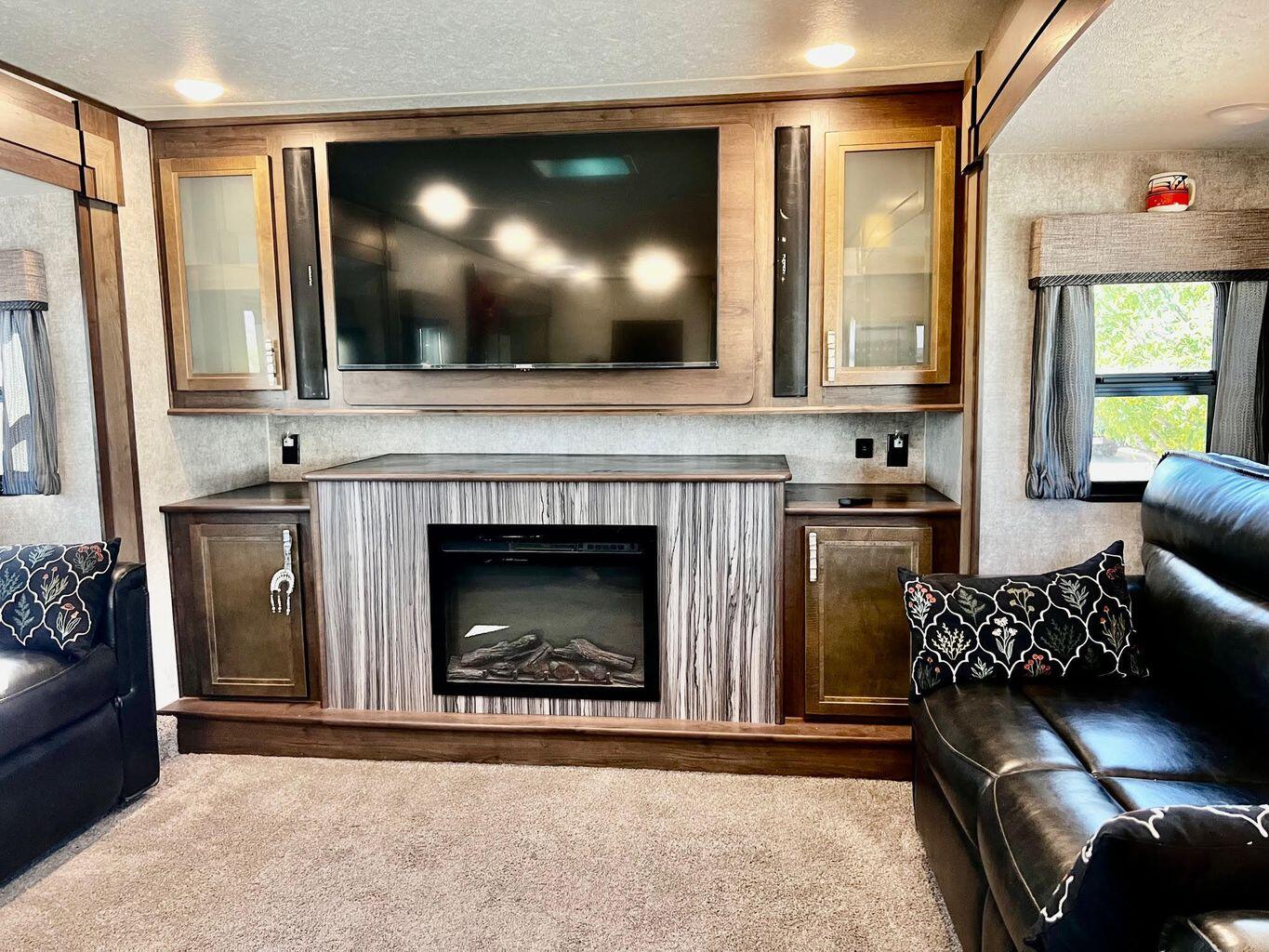 CANYON BREEZE RV RESORT - Land