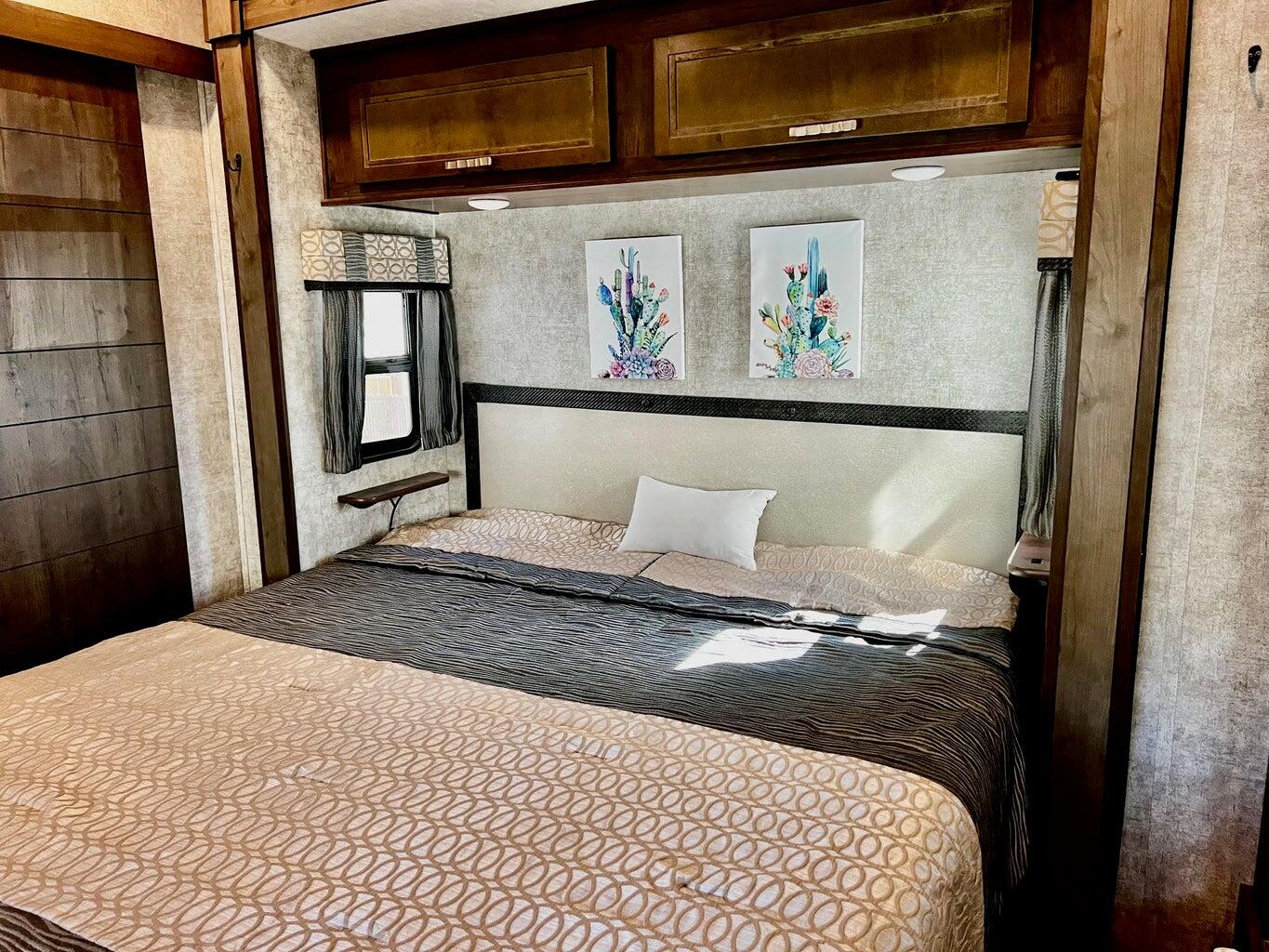 CANYON BREEZE RV RESORT - Land