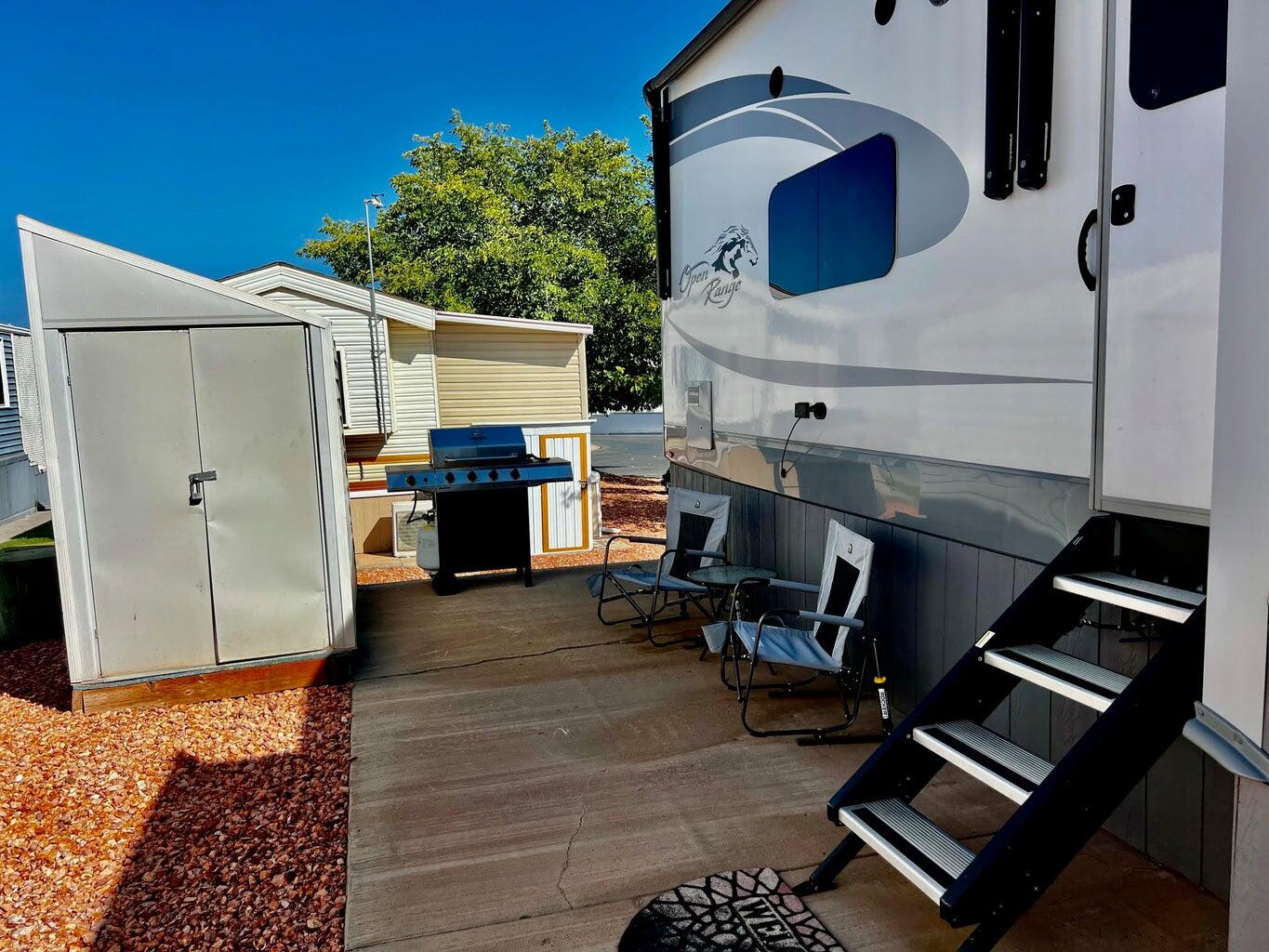 CANYON BREEZE RV RESORT - Land