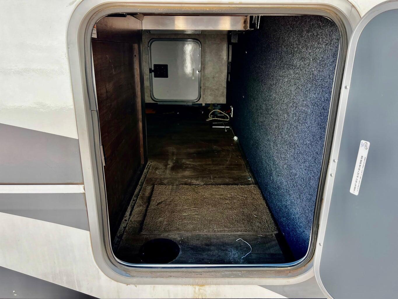 CANYON BREEZE RV RESORT - Land