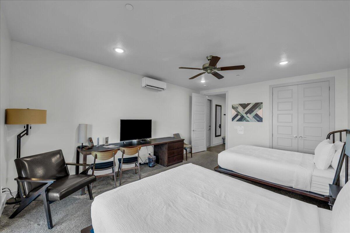 VILLAS AT SAND HOLLOW - Residential