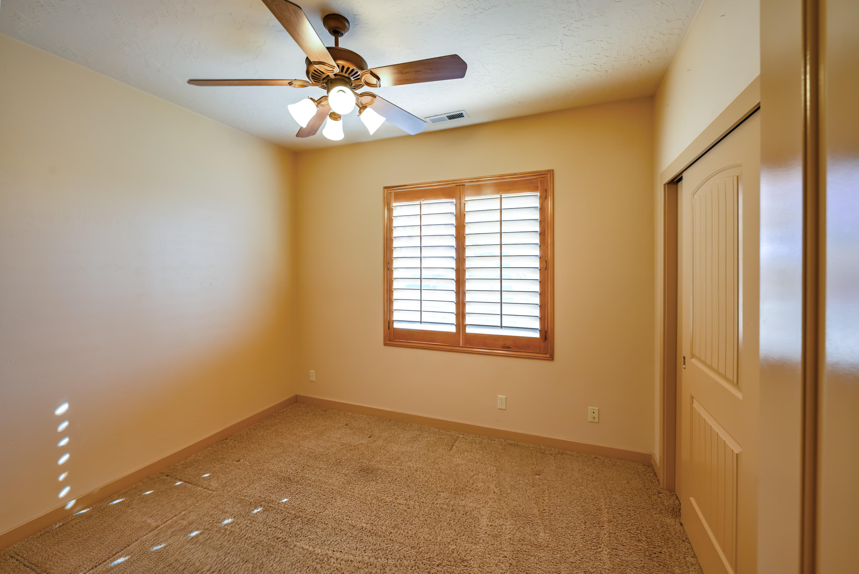 Washington, Utah 84780, United States, 4 Bedrooms Bedrooms, ,3 BathroomsBathrooms,Residential,Active,2633