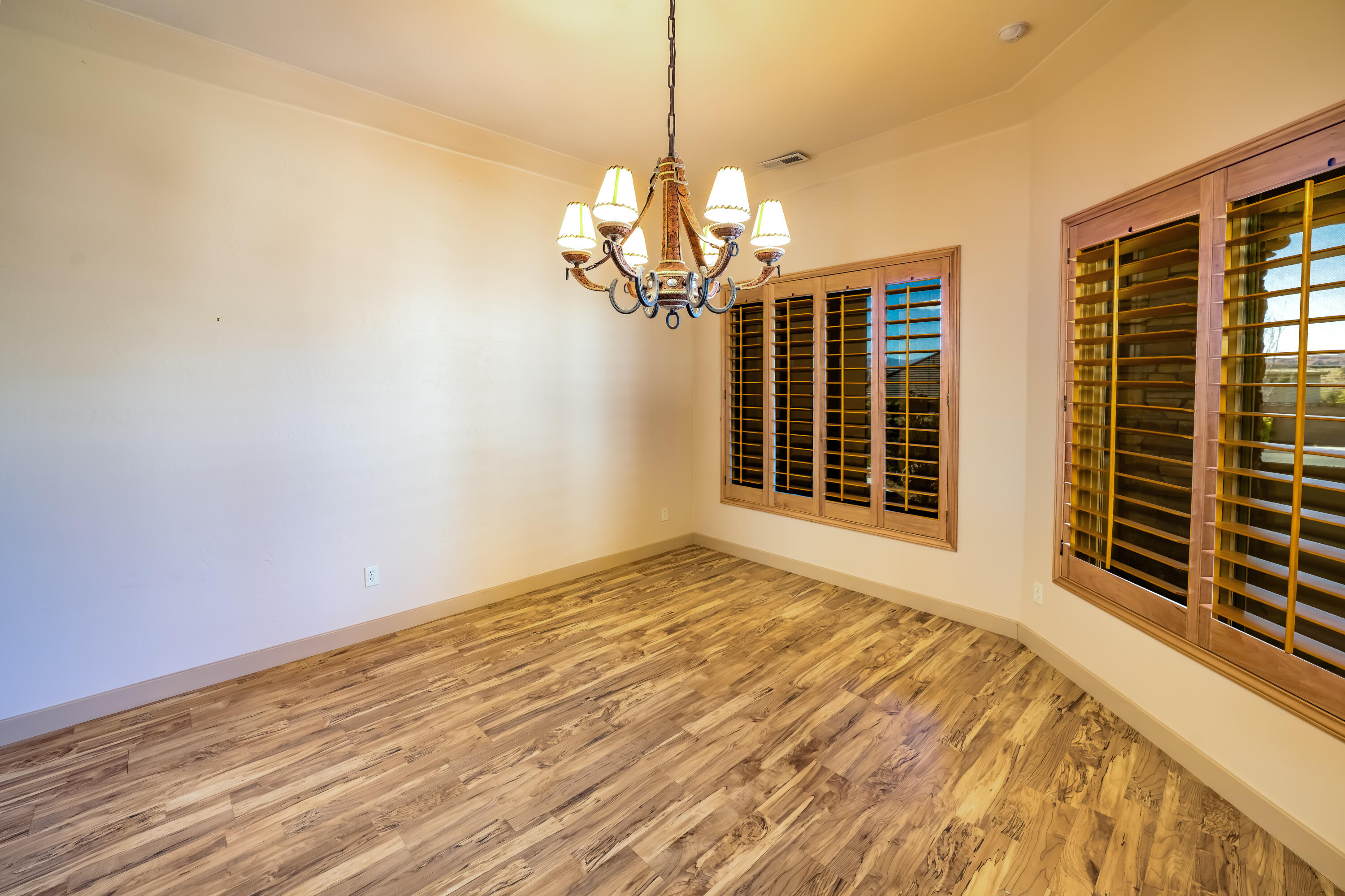 Washington, Utah 84780, United States, 4 Bedrooms Bedrooms, ,3 BathroomsBathrooms,Residential,Active,2633