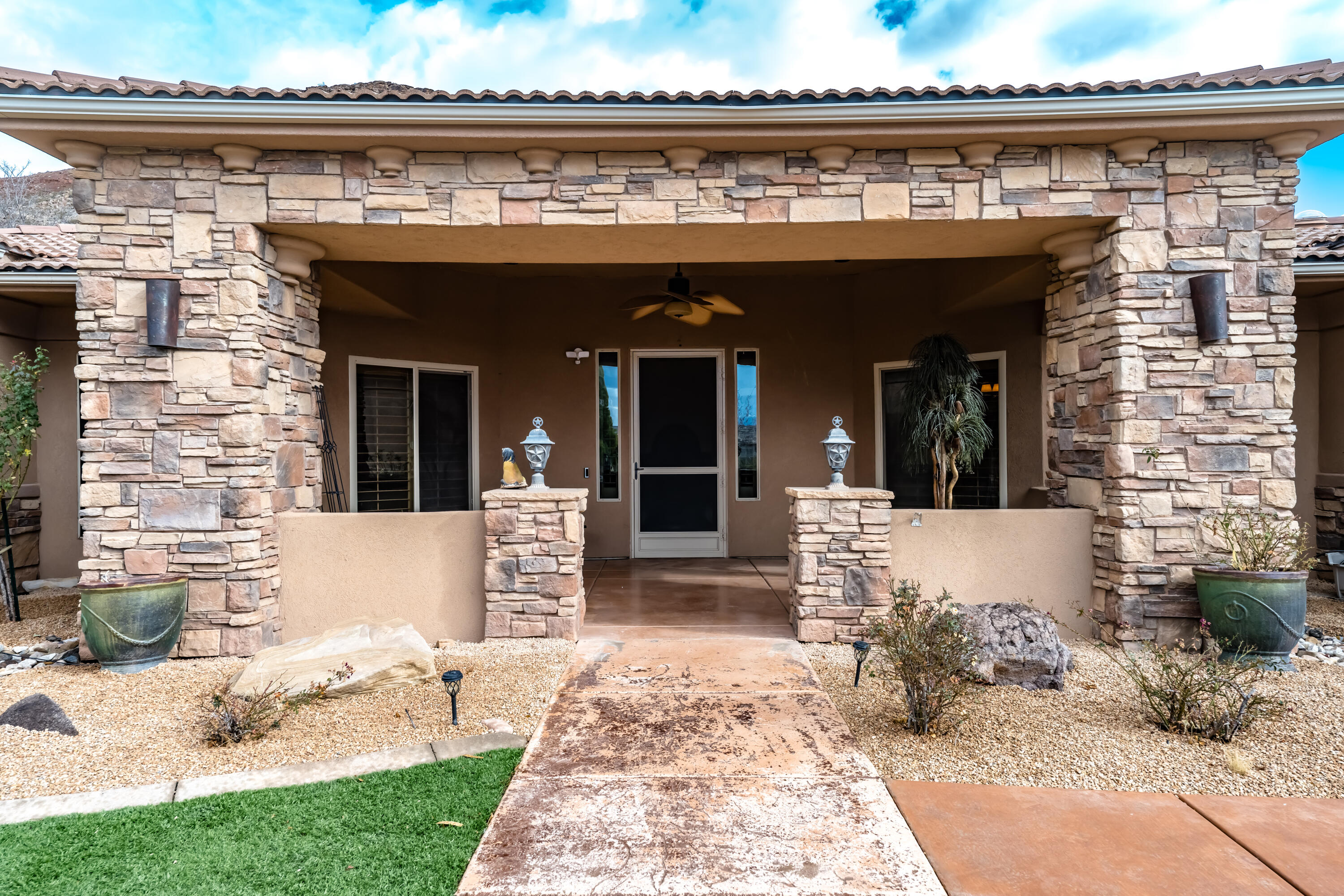 Washington, Utah 84780, United States, 4 Bedrooms Bedrooms, ,3 BathroomsBathrooms,Residential,Active,2633