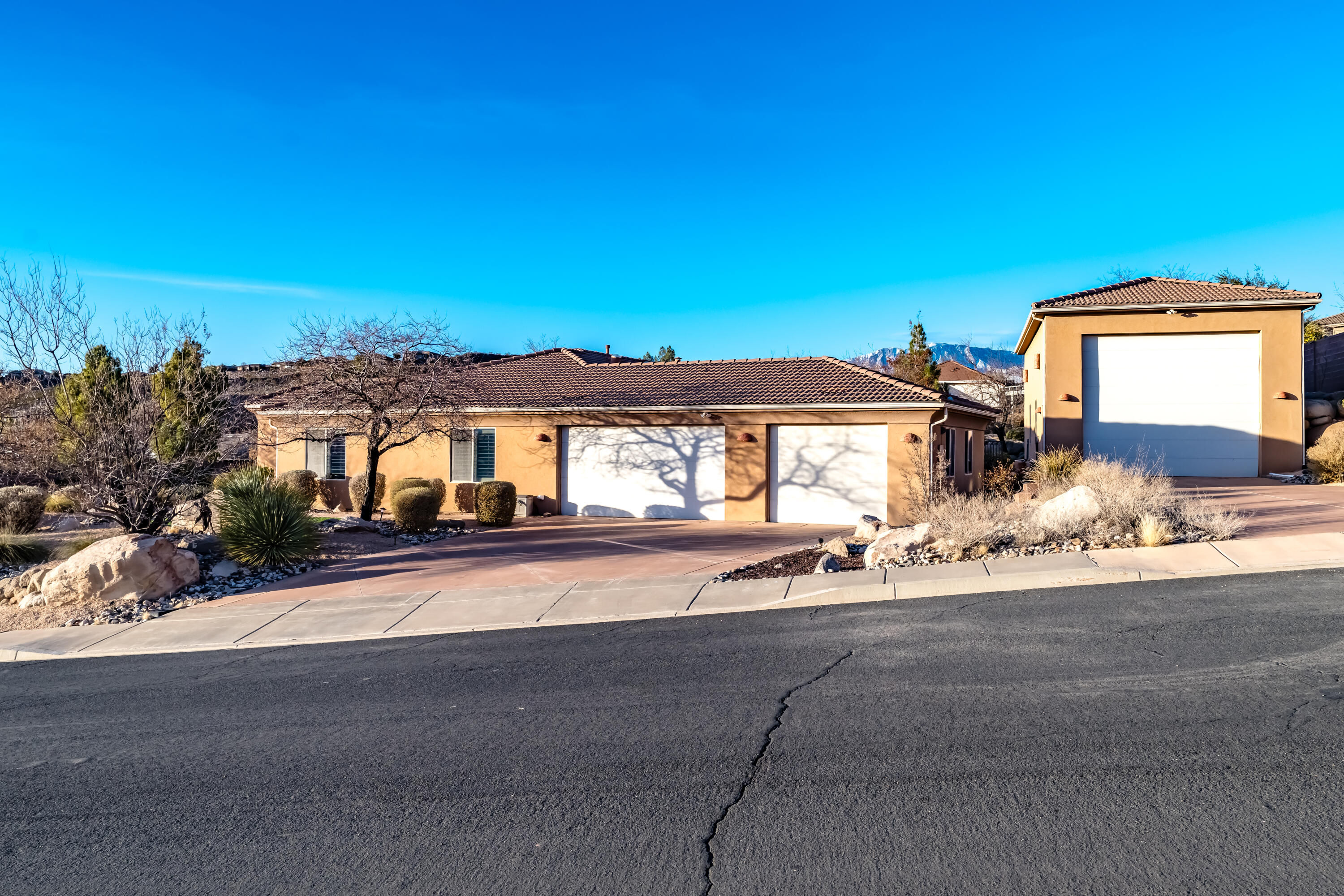 Washington, Utah 84780, United States, 4 Bedrooms Bedrooms, ,3 BathroomsBathrooms,Residential,Active,2633