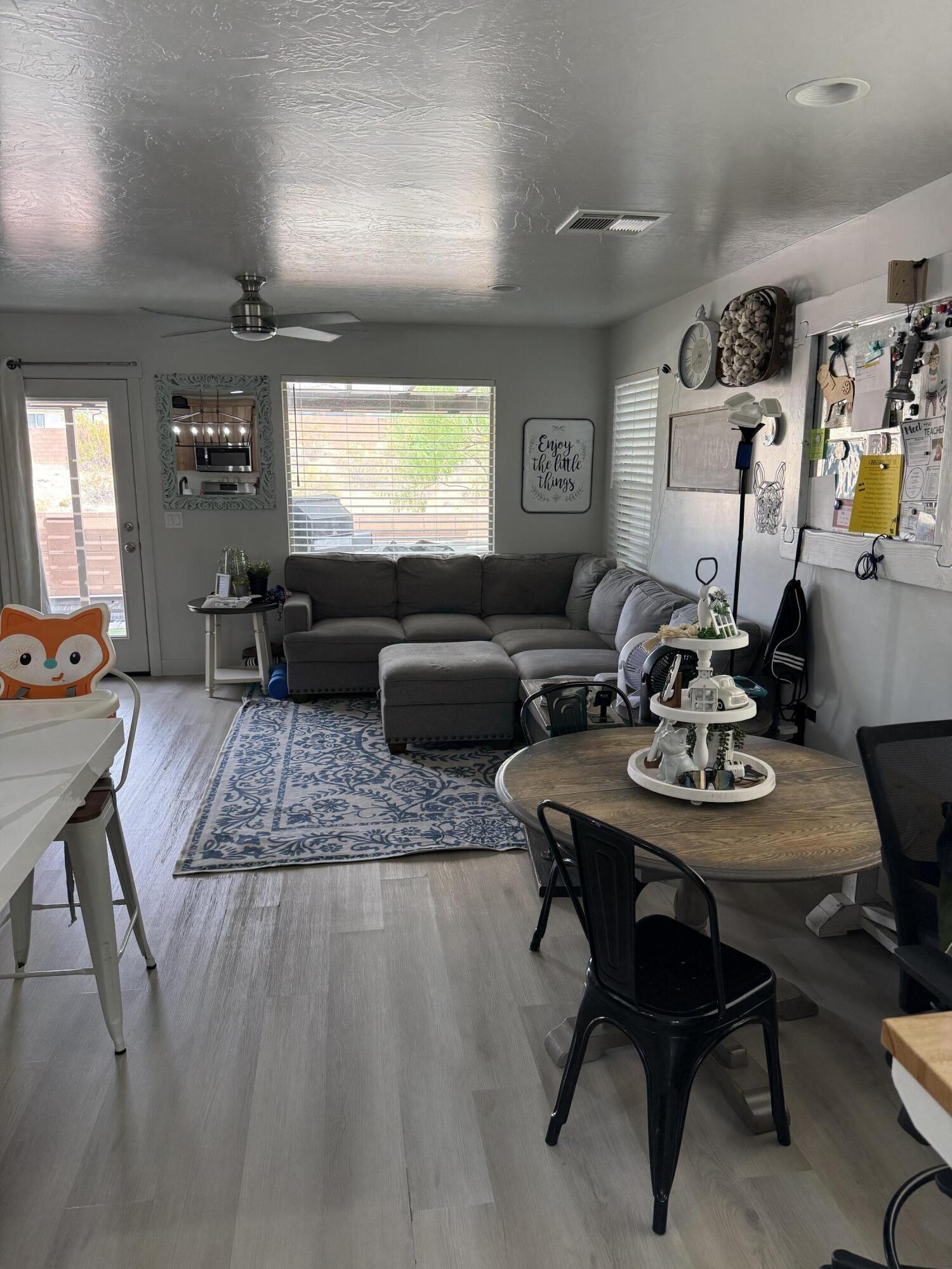 DESERT HOLLOW - Residential